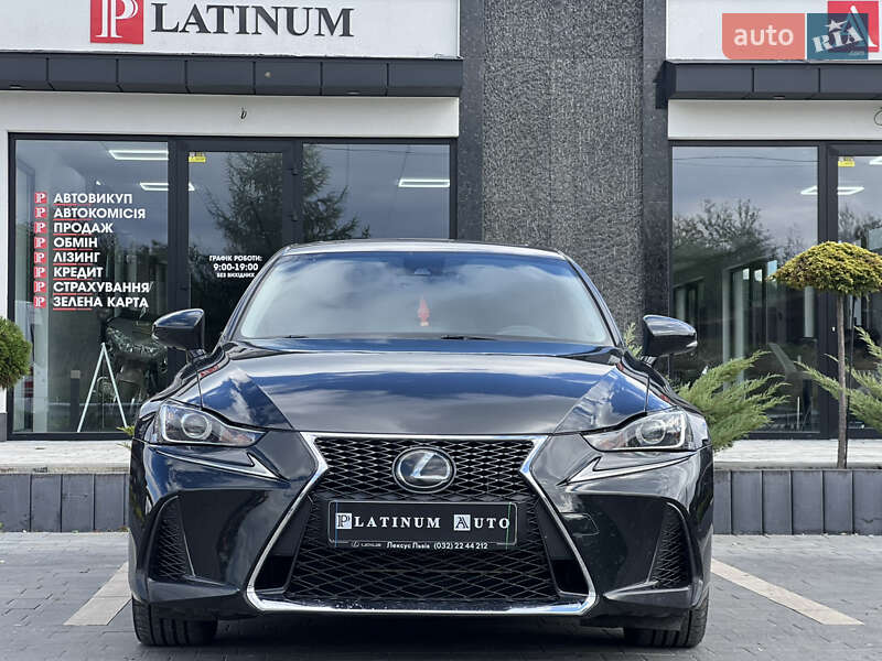 Седан Lexus IS 2020 в Ужгороде