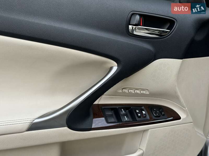 Кабриолет Lexus IS 2010 в Одессе