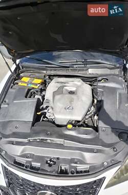 Седан Lexus IS 2006 в 