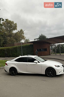 Седан Lexus IS 2016 в 