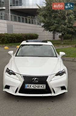 Седан Lexus IS 2016 в 