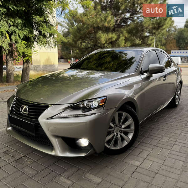 Седан Lexus IS 2013 в 
