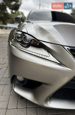Седан Lexus IS 2013 в 