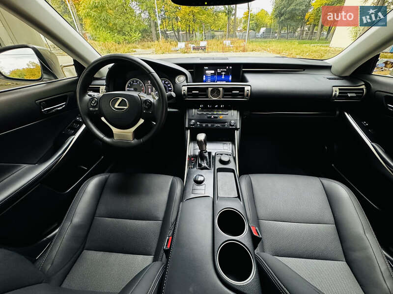 Седан Lexus IS 2013 в Днепре