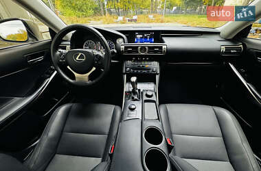 Седан Lexus IS 2013 в 