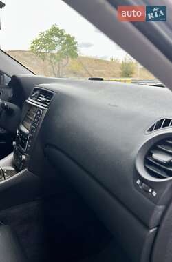 Седан Lexus IS 2010 в 