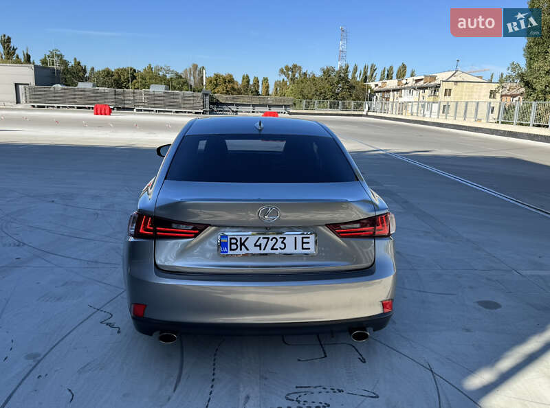 Седан Lexus IS 2014 в Киеве