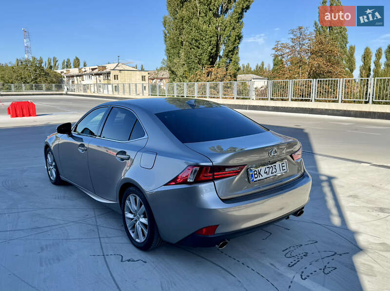 Седан Lexus IS 2014 в Киеве