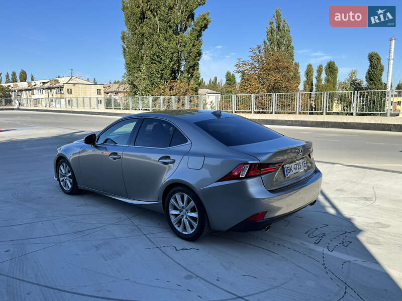 Седан Lexus IS 2014 в Киеве