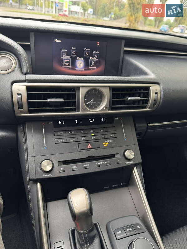 Седан Lexus IS 2014 в Киеве