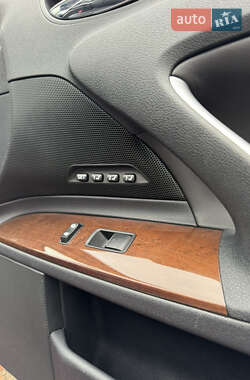 Кабриолет Lexus IS 2011 в 