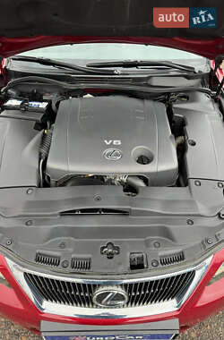 Кабриолет Lexus IS 2011 в 