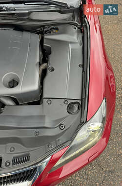 Кабриолет Lexus IS 2011 в 