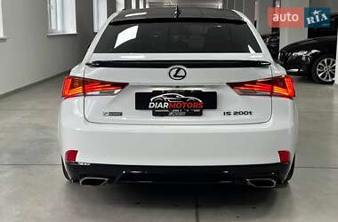 Седан Lexus IS 2016 в 