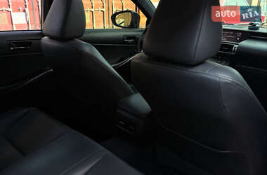 Седан Lexus IS 2014 в 