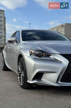 Седан Lexus IS 2015 в 