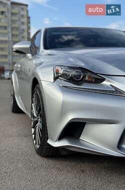 Седан Lexus IS 2015 в 