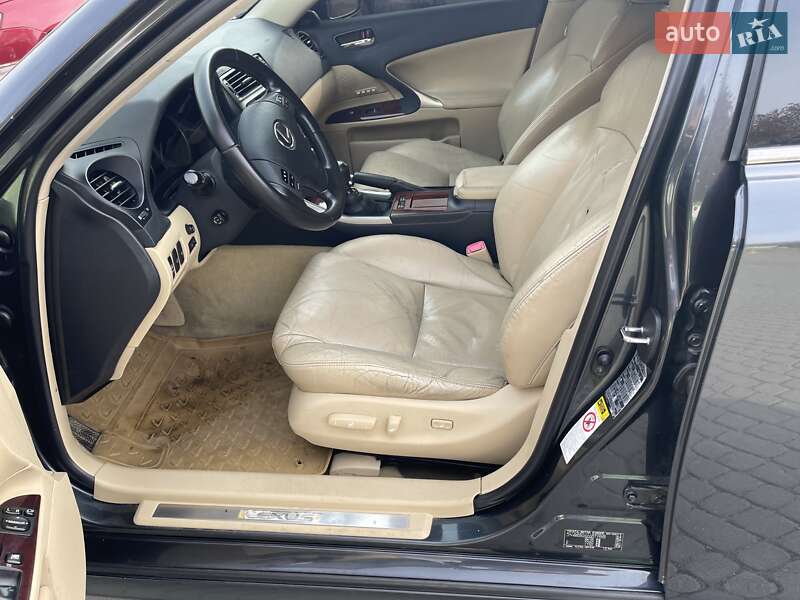 Седан Lexus IS 2006 в Тернополе