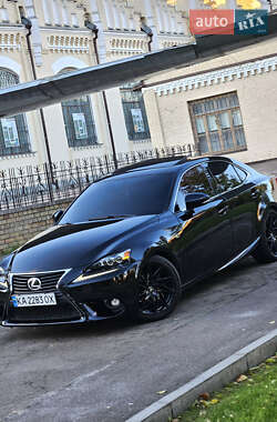 Седан Lexus IS 2014 в 