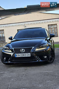 Седан Lexus IS 2014 в 