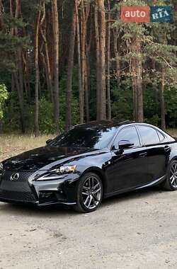 Седан Lexus IS 2015 в Богодухове
