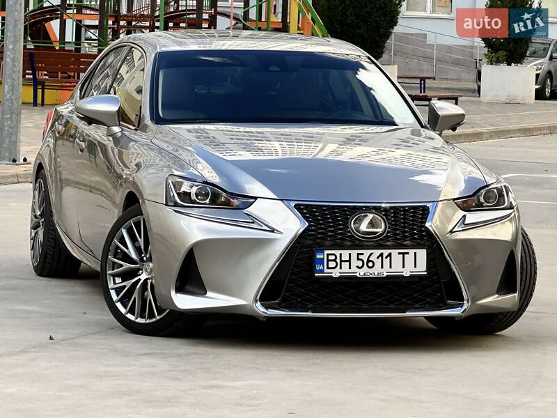 Lexus IS 2017
