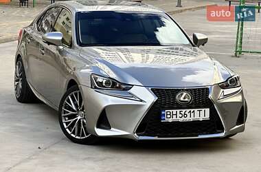 Седан Lexus IS 2017 в 