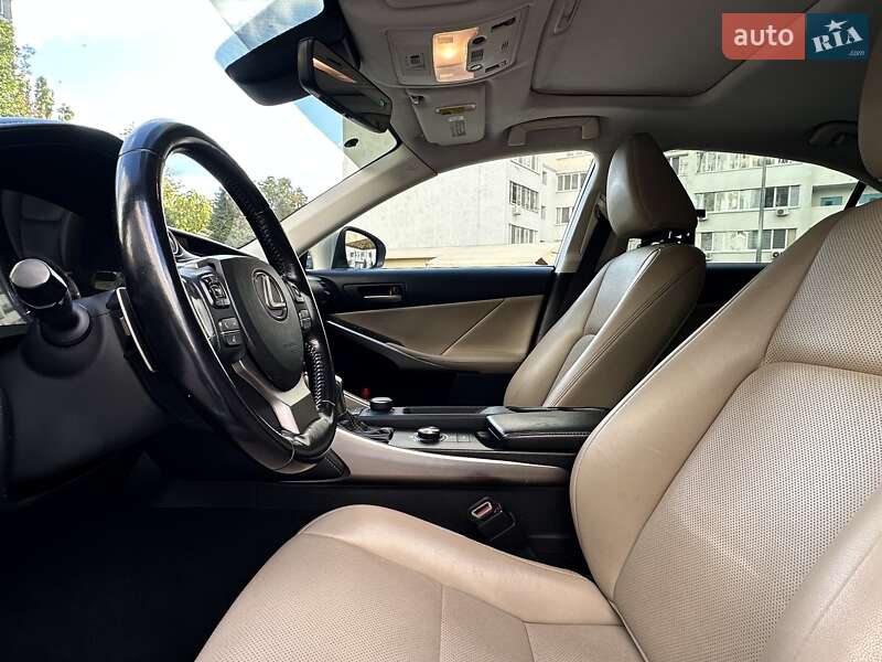 Седан Lexus IS 2017 в Одессе