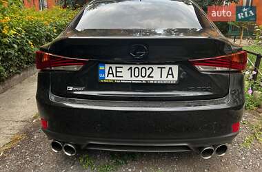 Седан Lexus IS 2017 в 