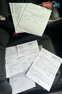 Седан Lexus IS 2017 в 