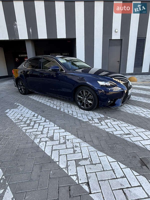 Седан Lexus IS 2015 в Львові фото 4 Седан Lexus IS 2015 в Львові