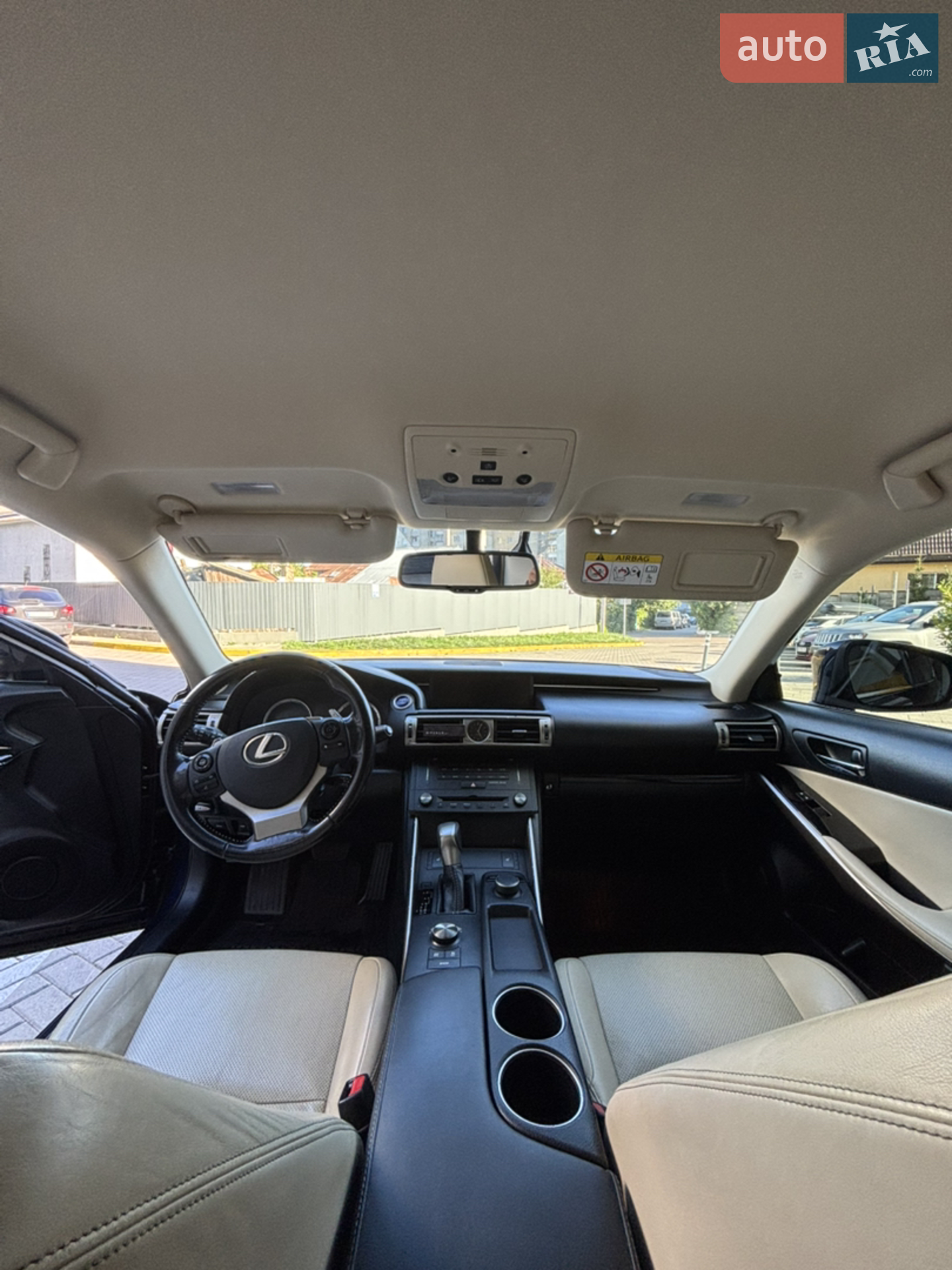 2015 Lexus IS - мініатюра 14