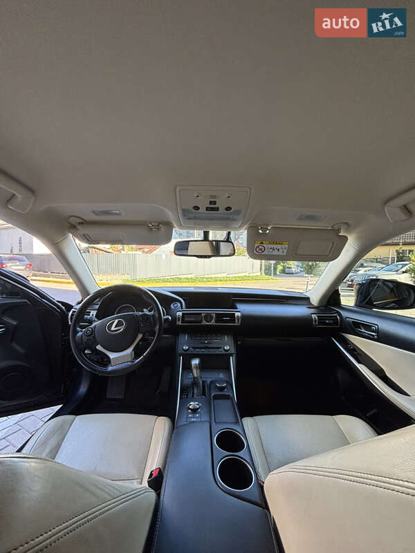 Седан Lexus IS 2015 в Львові фото 15 Седан Lexus IS 2015 в Львові