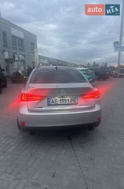 Седан Lexus IS 2016 в 