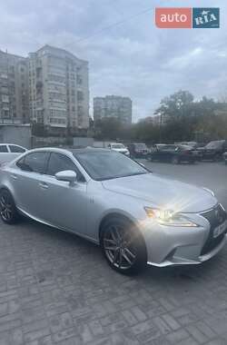 Седан Lexus IS 2016 в 