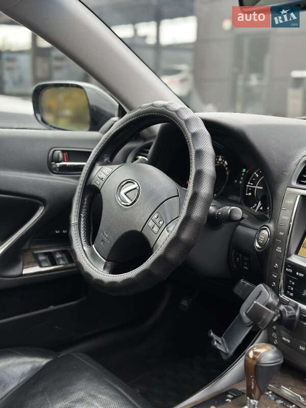 Кабриолет Lexus IS 2009 в Киеве фото 2 Кабриолет Lexus IS 2009 в Киеве