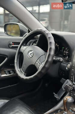 Кабриолет Lexus IS 2009 в 