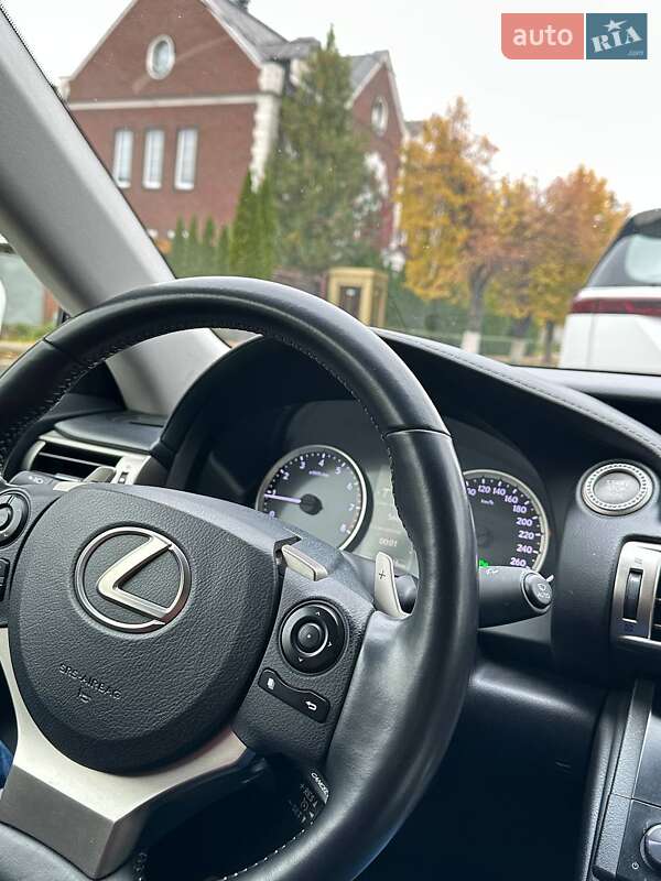Седан Lexus IS 2013 в Киеве