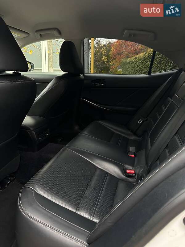 Седан Lexus IS 2013 в Киеве