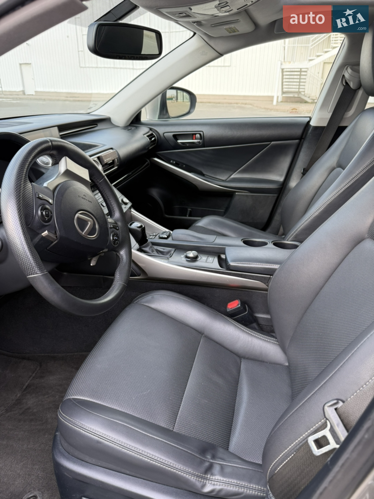 2015 Lexus IS - мініатюра 10