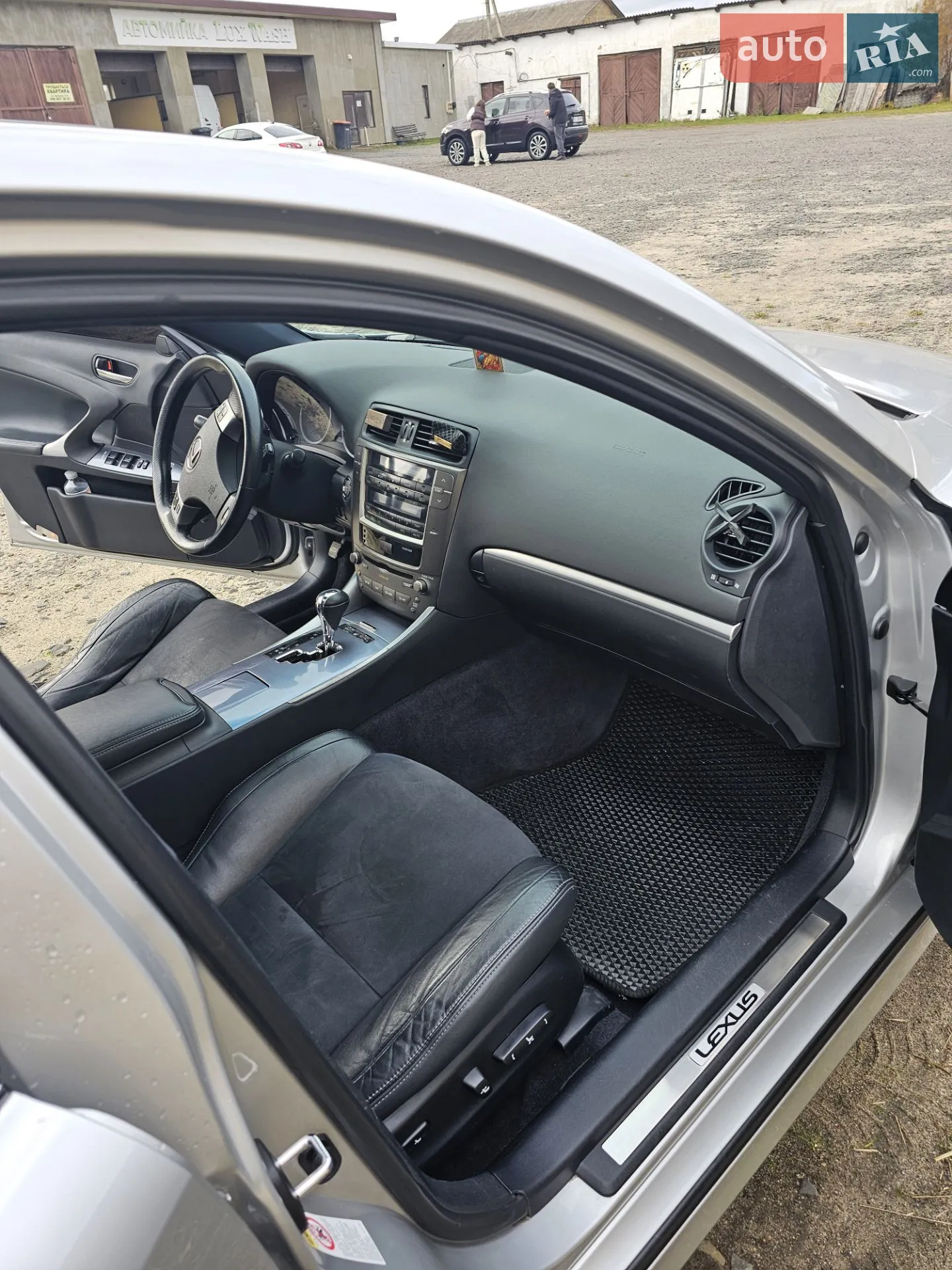 2011 Lexus IS - мініатюра 15