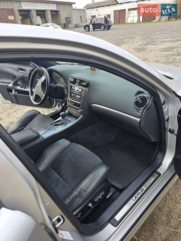 Седан Lexus IS 2011 в Камені-Каширському
