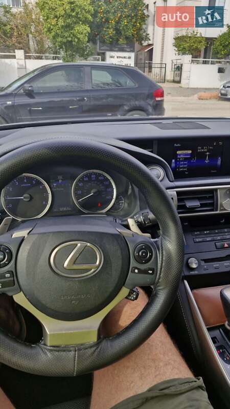 Седан Lexus IS 2016 в Києві