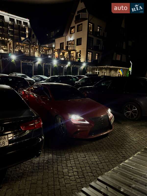 Седан Lexus IS 2015 в Львове фото 6 Седан Lexus IS 2015 в Львове