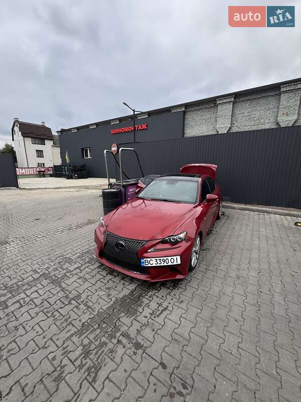 Седан Lexus IS 2015 в Львове фото 10 Седан Lexus IS 2015 в Львове