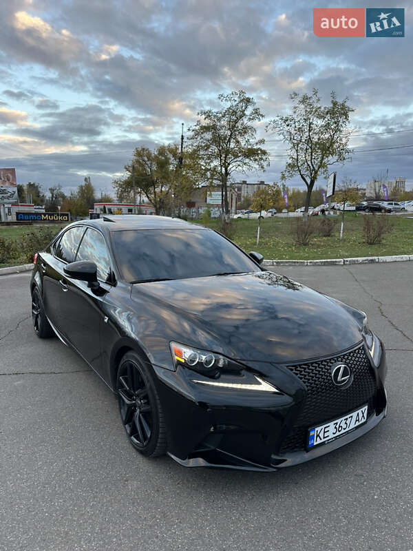 Седан Lexus IS 2015 в Кривом Роге