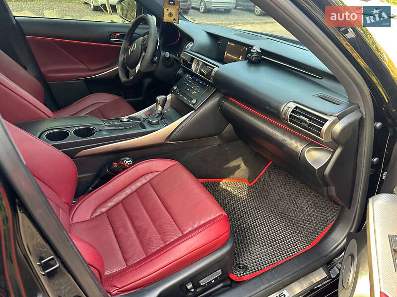 Седан Lexus IS 2015 в Кривом Роге