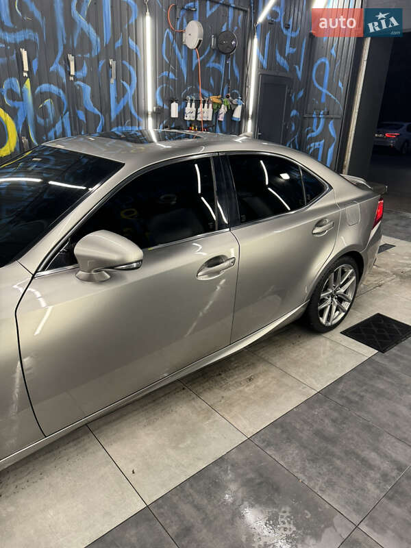Седан Lexus IS 2016 в Днепре
