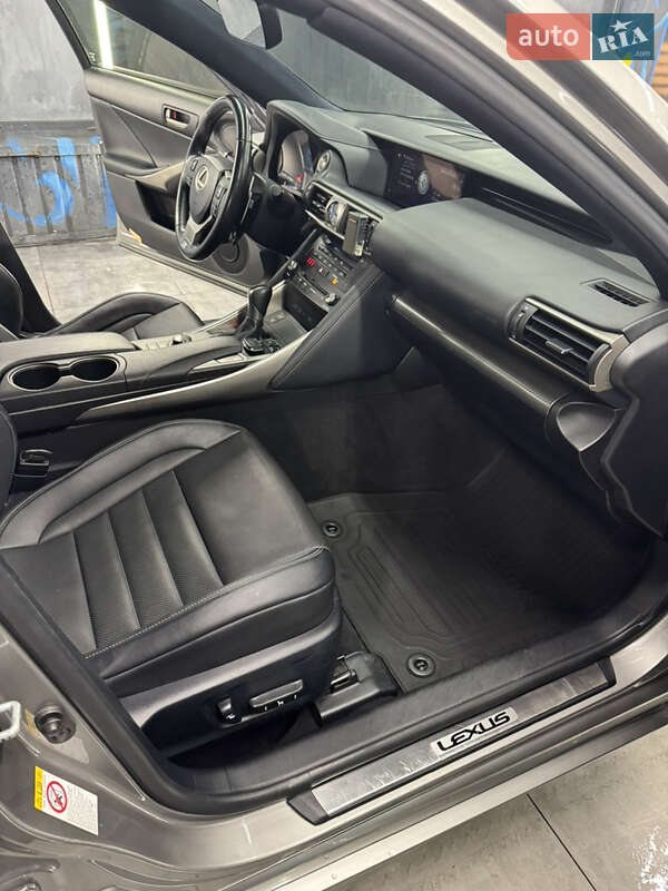 Седан Lexus IS 2016 в Днепре