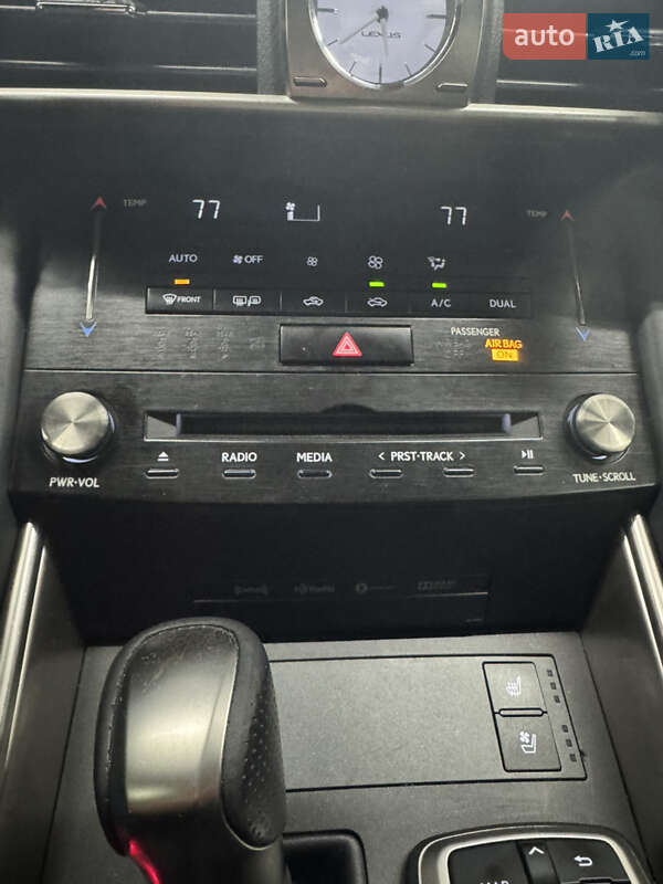 Седан Lexus IS 2016 в Днепре